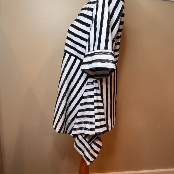 Gracia Statement Shirt with Asymmetrical side detail Size S Stretchy Upscale Top - Picture 9 of 12
